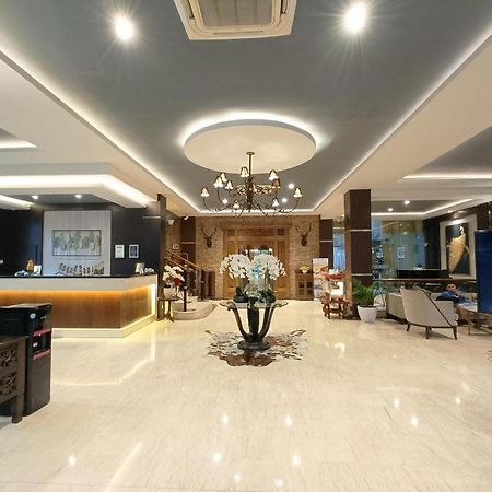 Narita Classic Hotel Сурабая Екстер'єр фото