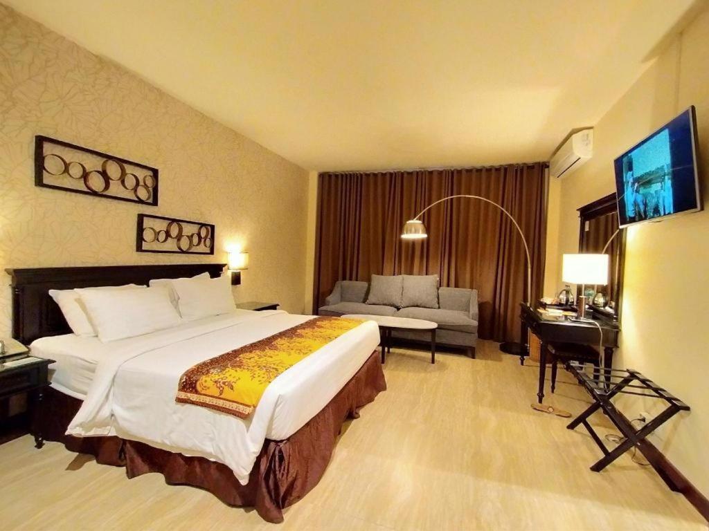 Narita Classic Hotel Сурабая Екстер'єр фото