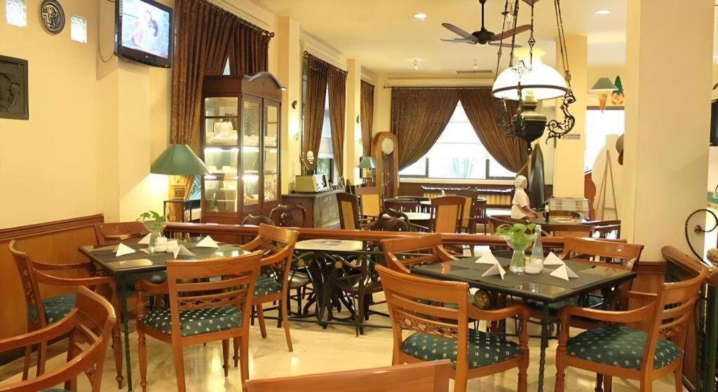 Narita Classic Hotel Сурабая Екстер'єр фото