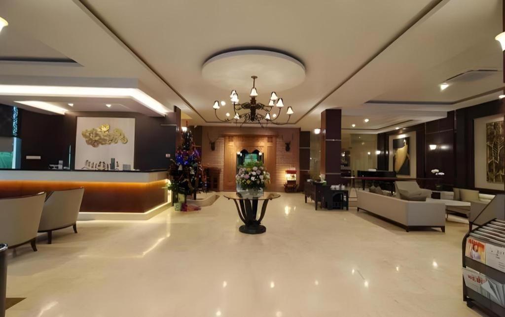 Narita Classic Hotel Сурабая Екстер'єр фото
